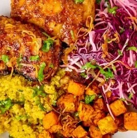 Copycat Sweetgreen hot honey chicken bowl with vibrant ingredients.